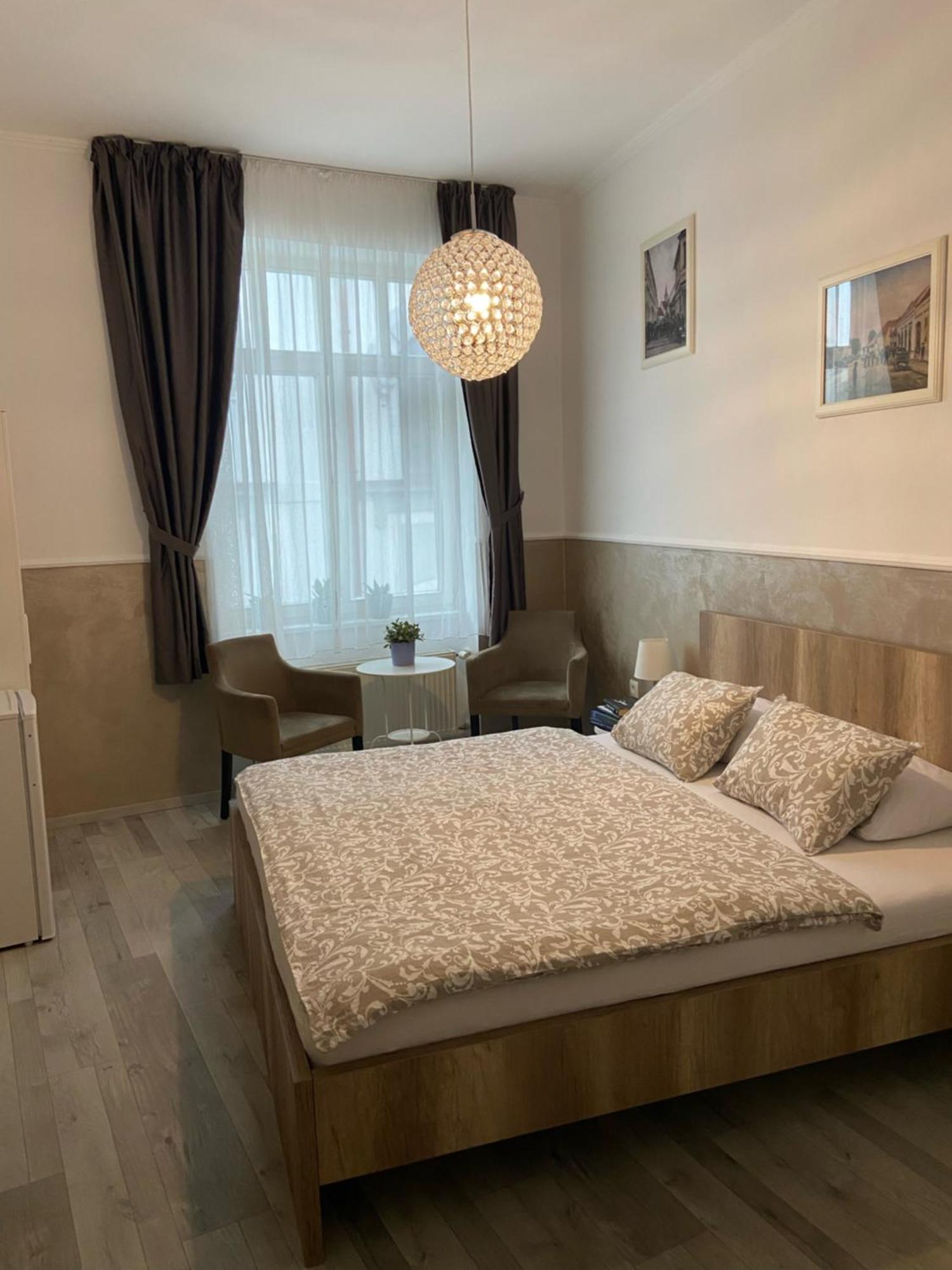 Penzion Bihari Dunajská Streda Exterior foto